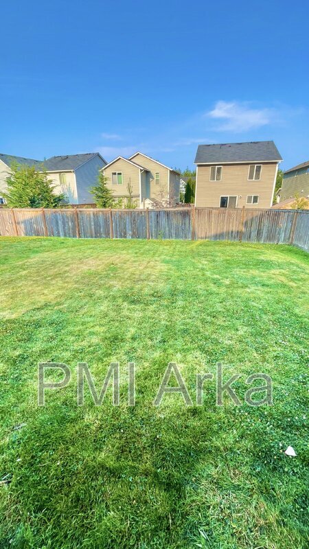 Building Photo - 11048 Elliston Way NE