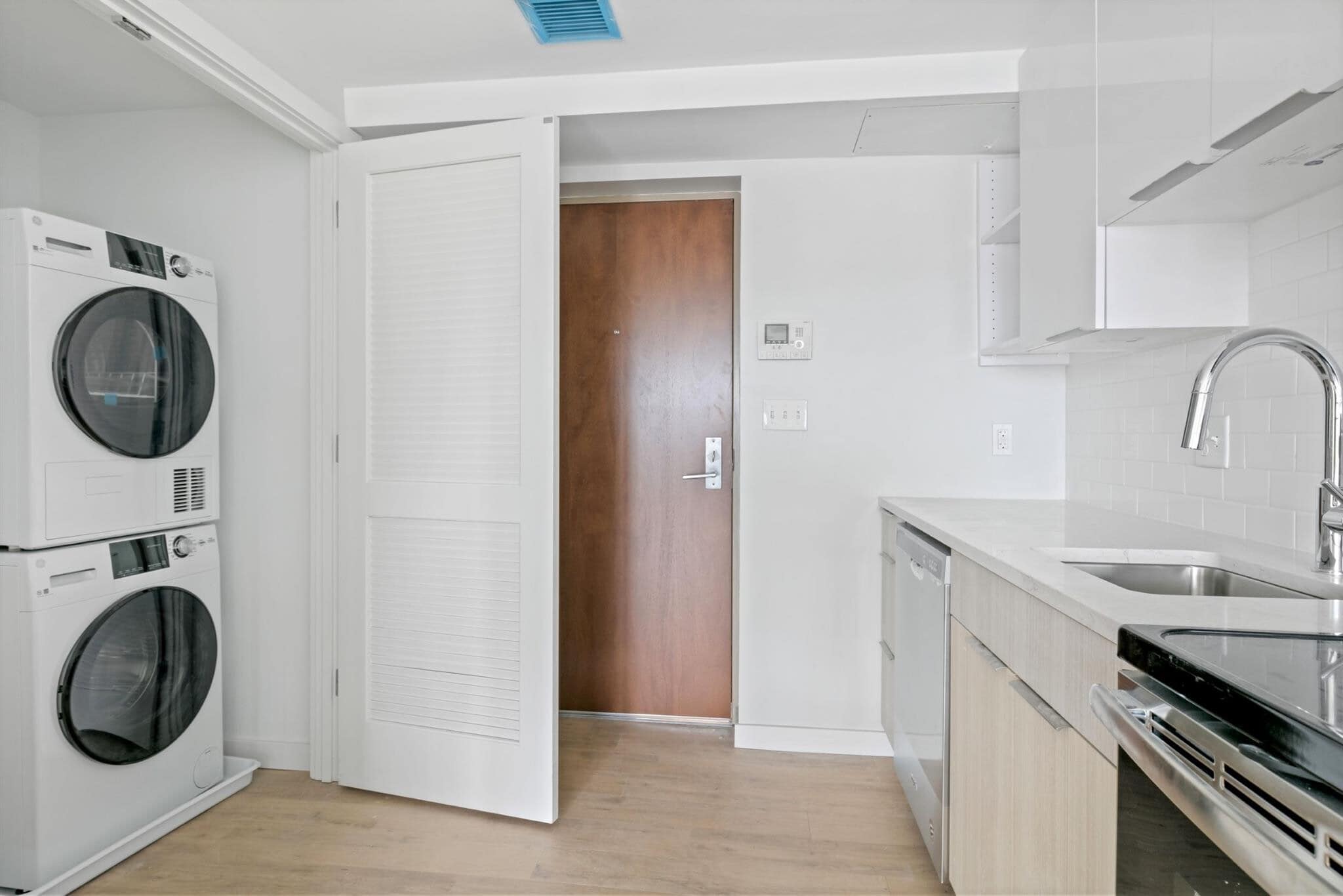 Building Photo - 28 Soden St