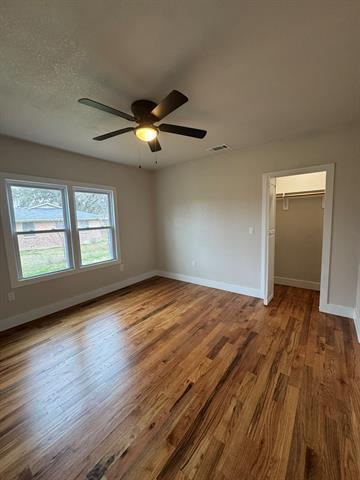 Building Photo - 911 N Spring St