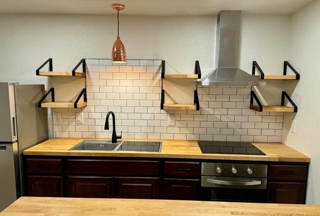 Building Photo - Charming 1BR in Convenient Eugene Location!