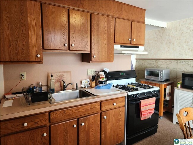 Building Photo - 1795 Canal St