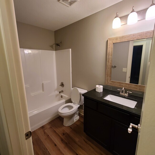 Building Photo - 12823 E Zimmerly St