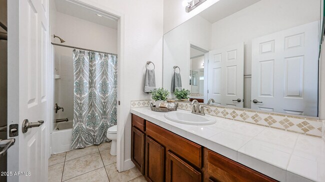 Building Photo - 15670 W Monterosa St