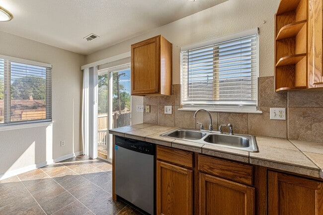 Building Photo - Charming Home in Sunnyside, DENVER