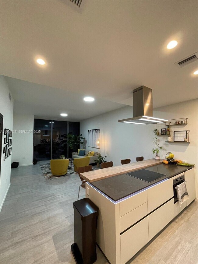 Building Photo - 1000 Brickell Plaza