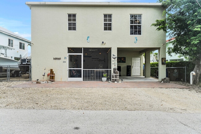 Building Photo - 21 Poinciana Dr