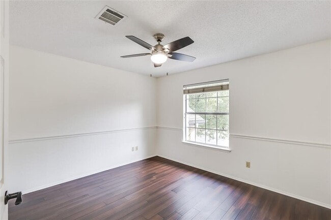 Building Photo - 6407 Back Bay Ln