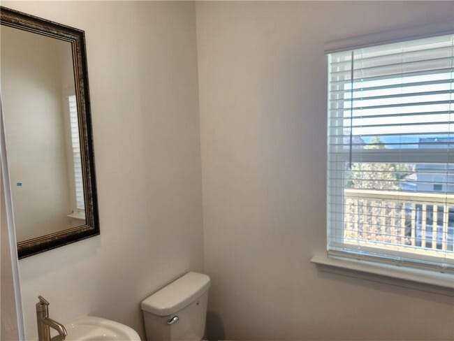 Building Photo - 404 Brodie Dr