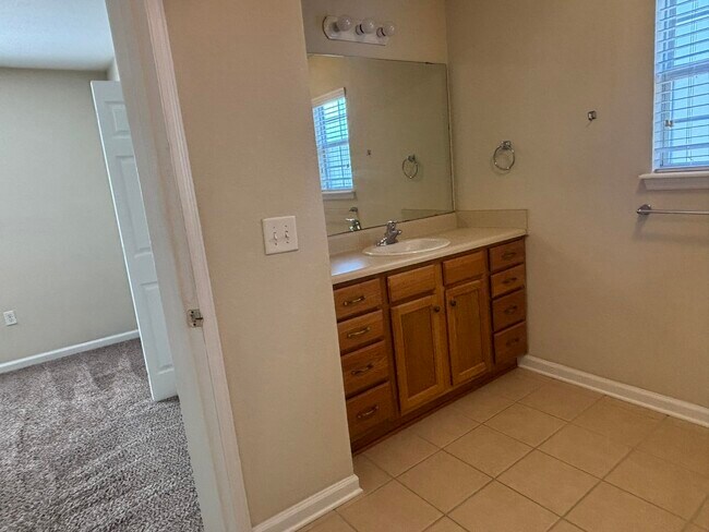 Building Photo - 4434 Gearhart Rd