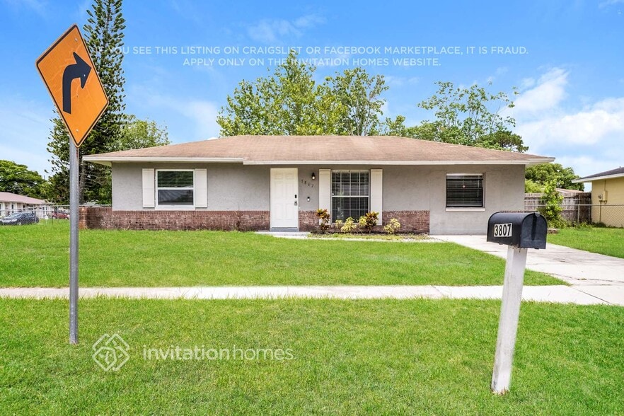 Primary Photo - 3807 Spoonbill Ave