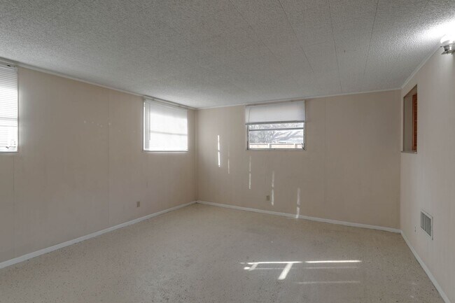 Building Photo - 1704 Edmundshire Rd