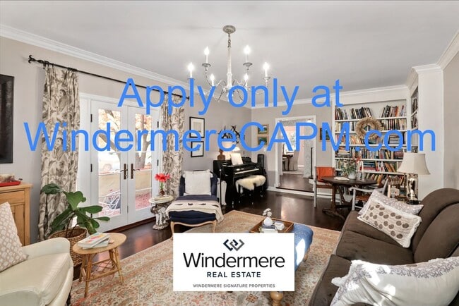 Building Photo - Stunning 5 Bed/3 Bath Home in Highly Desirable Fab Forties of East Sacramento!