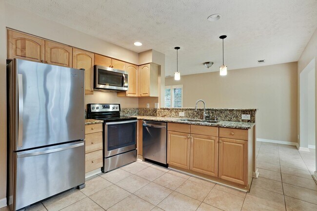 Building Photo - 2949 Torreya Way SE