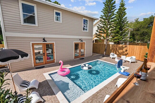 Building Photo - 28 W Castillo Dr