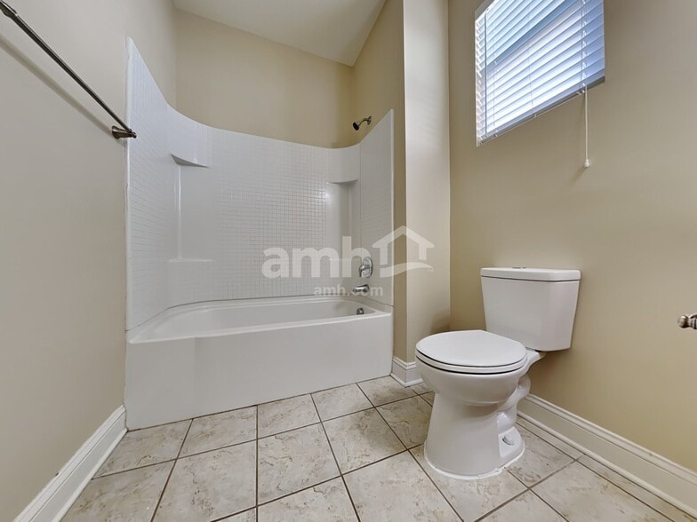 Building Photo - 306 Duck Pond Ln