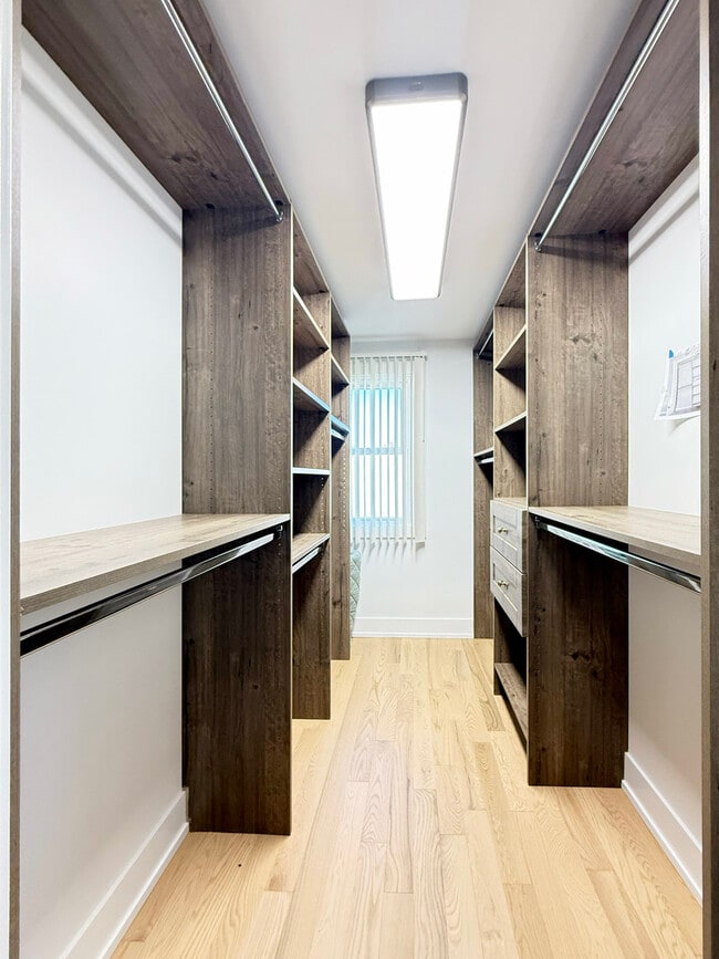 Building Photo - 3103 N Wilshire Ln