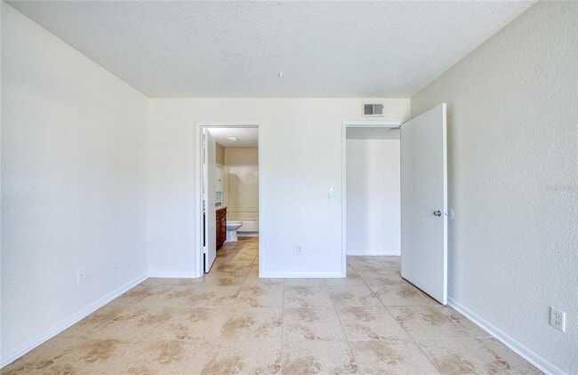 Building Photo - 455 Alt 19