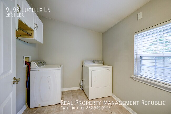 Building Photo - 9193 Lucille Ln