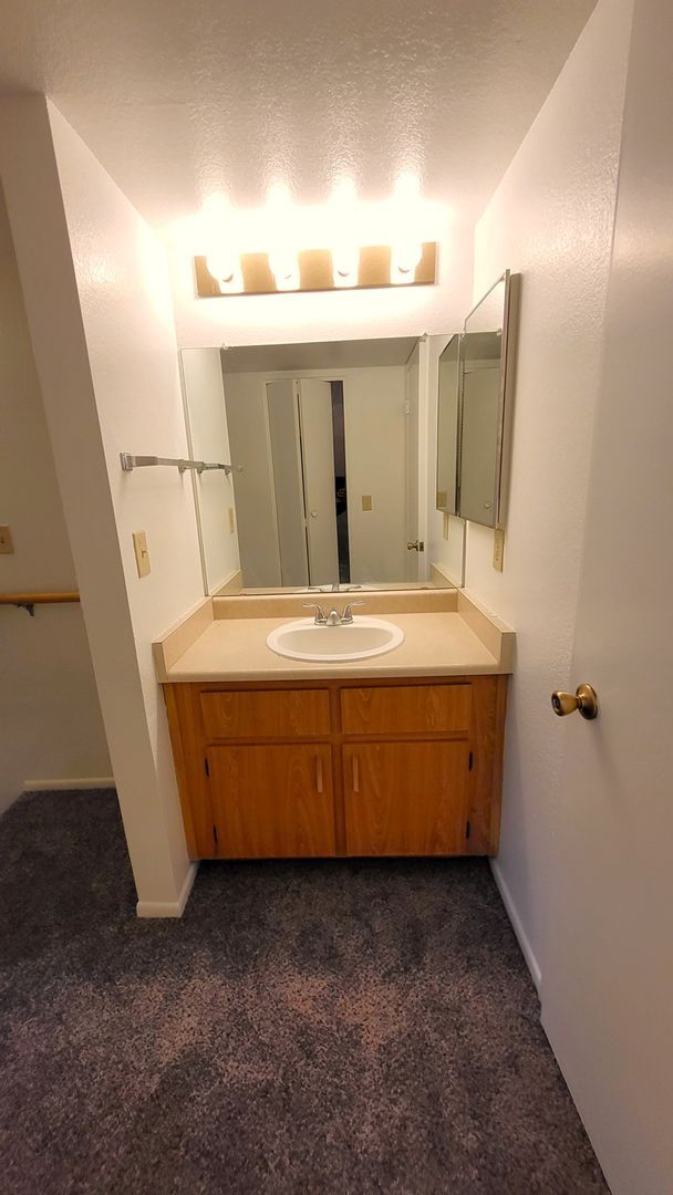 Building Photo - TEMPE TOWNHOME AVAILABLE IN GATED COMMUNIT...