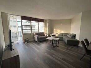 Building Photo - 3725 S Ocean Dr