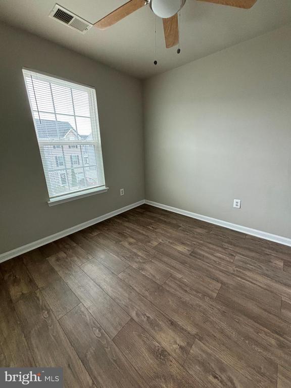 Building Photo - 115 Chamomile Ct