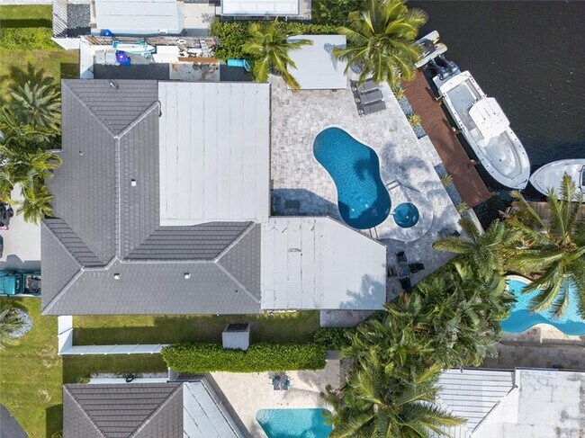 Building Photo - 160 SE 3rd Ct