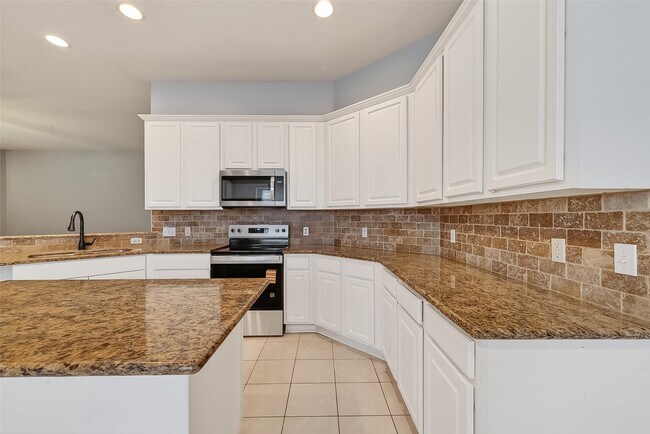 Building Photo - 23719 River Pl Dr