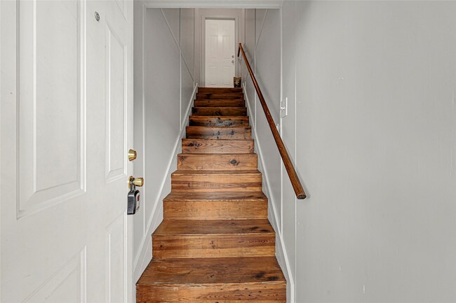 Building Photo - 906 Westford St