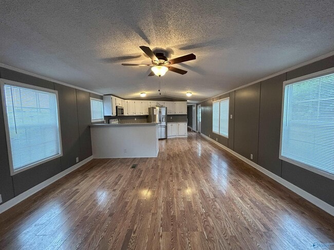 Building Photo - 15025 Hobbs Rd