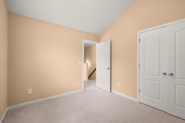 Building Photo - 5 Bedroom in Buford. Great School