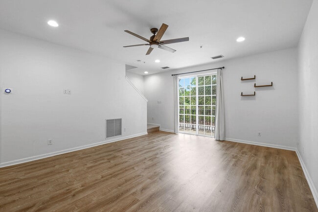 Building Photo - 276 Quarry Knoll Way