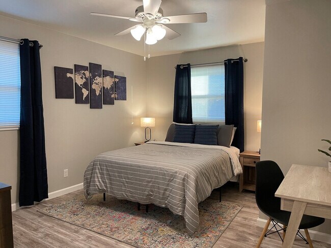 Building Photo - 2713 N Locust St