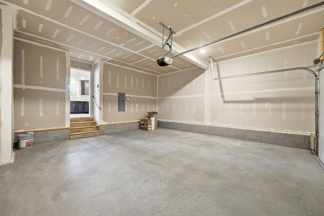Building Photo - 164 Riva Wy