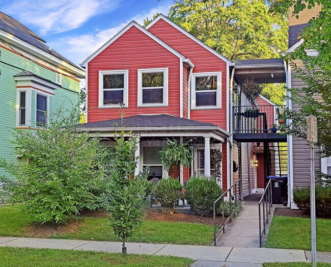 Primary Photo - 1423 E Breckinridge St