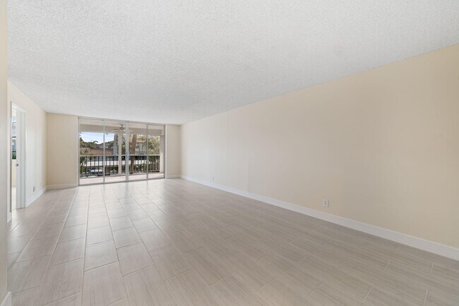 Building Photo - 920 Dogwood Dr