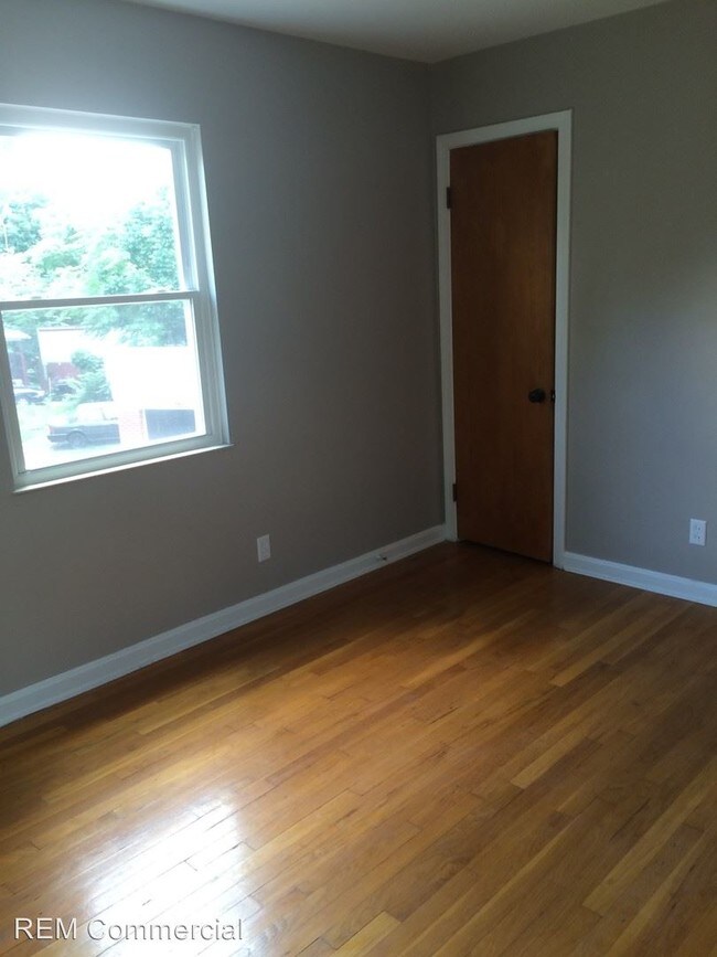 Building Photo - 240 S Portage Path