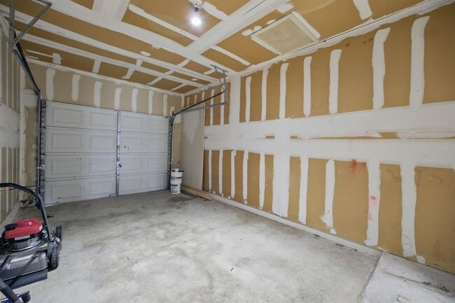 Building Photo - 2808 Kestrel Dr