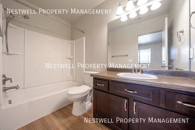 Building Photo - 999 Village River Ln