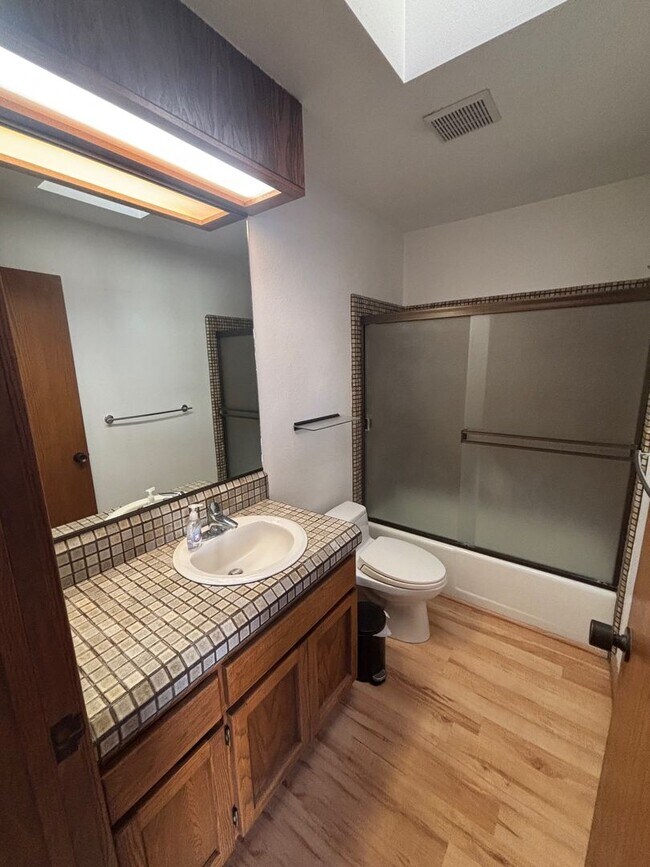 Building Photo - Large 2 bedroom 2.5 bathroom Bennett Valley Home with community pool and views