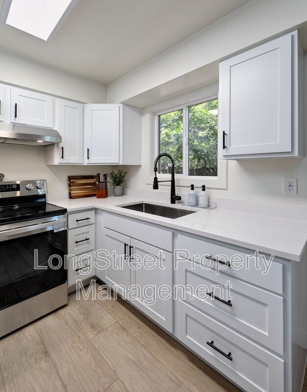 Building Photo - 11380 SW Greenburg Rd