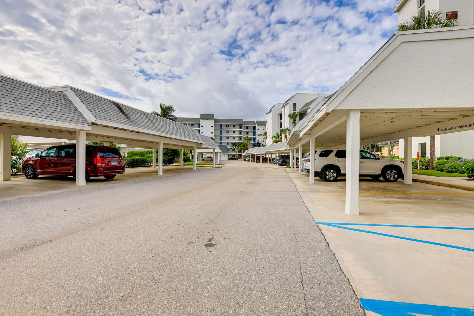 Building Photo - 2400 S Ocean Dr