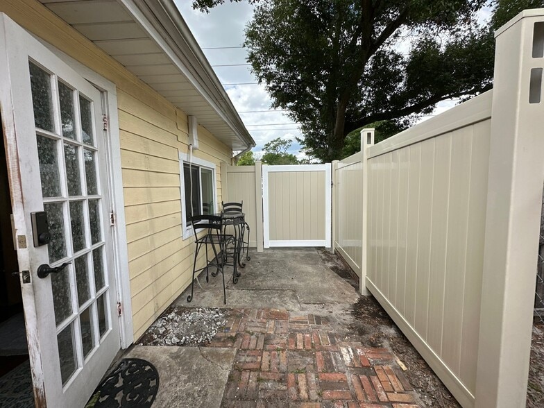 Building Photo - 5319 N Orange Ave