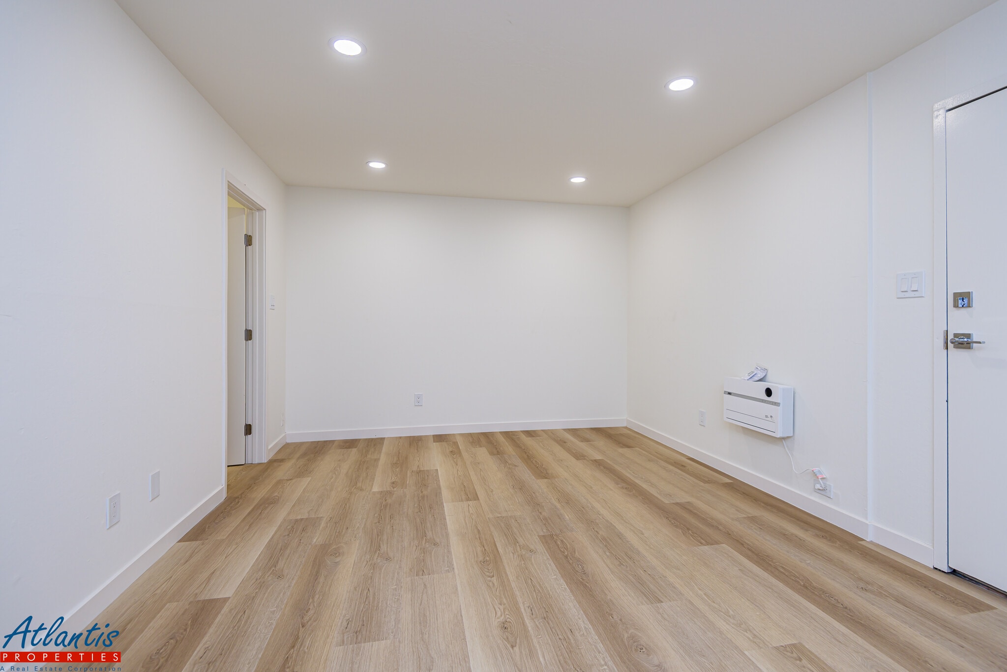 Building Photo - 555 S 10th St