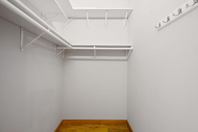 Building Photo - 523 Jackson St