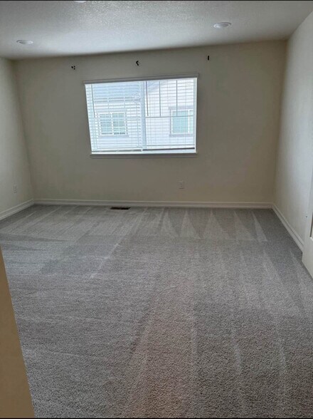 Building Photo - 16828 E 119th Ave