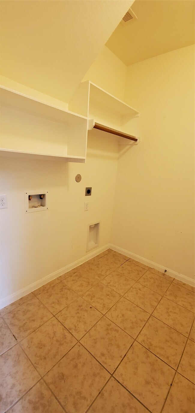 Building Photo - 26306 Reston Hill Ln