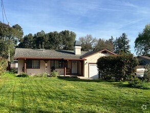 Building Photo - Come check out this Beautiful Country Home...
