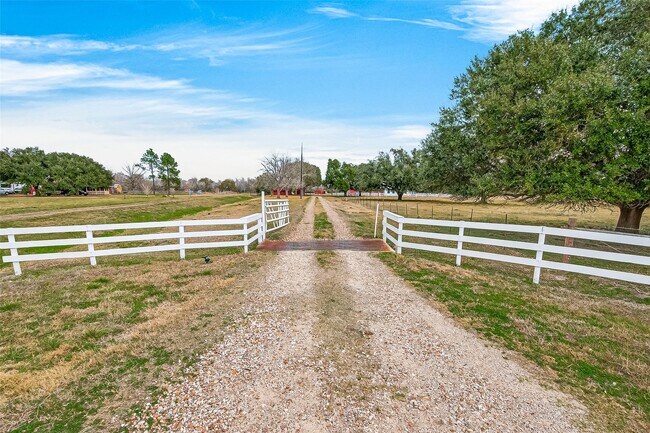 Building Photo - 1603 Blase Rd