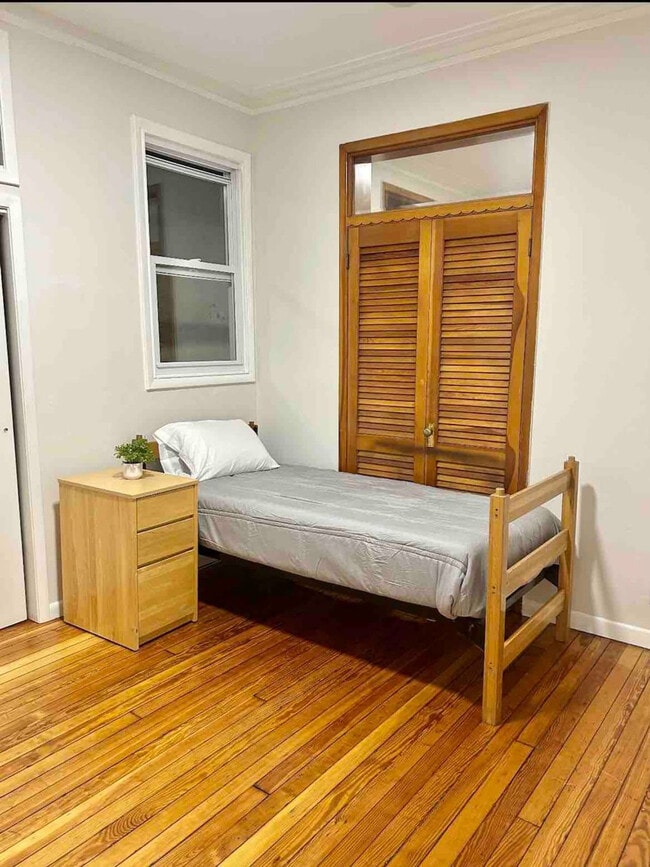 Building Photo - 1014 Washington St