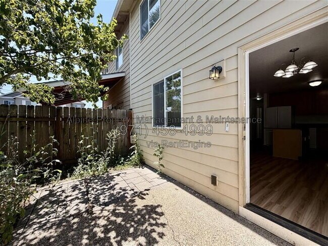 Building Photo - 210 NW Connell Ave